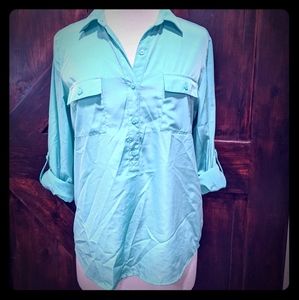 Old Navy button down shirt size M